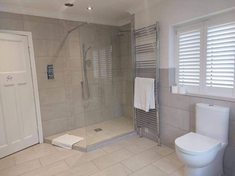 Beach House, With Bbq Lodge And Hot Tub! Bournemouth Exteriör bild