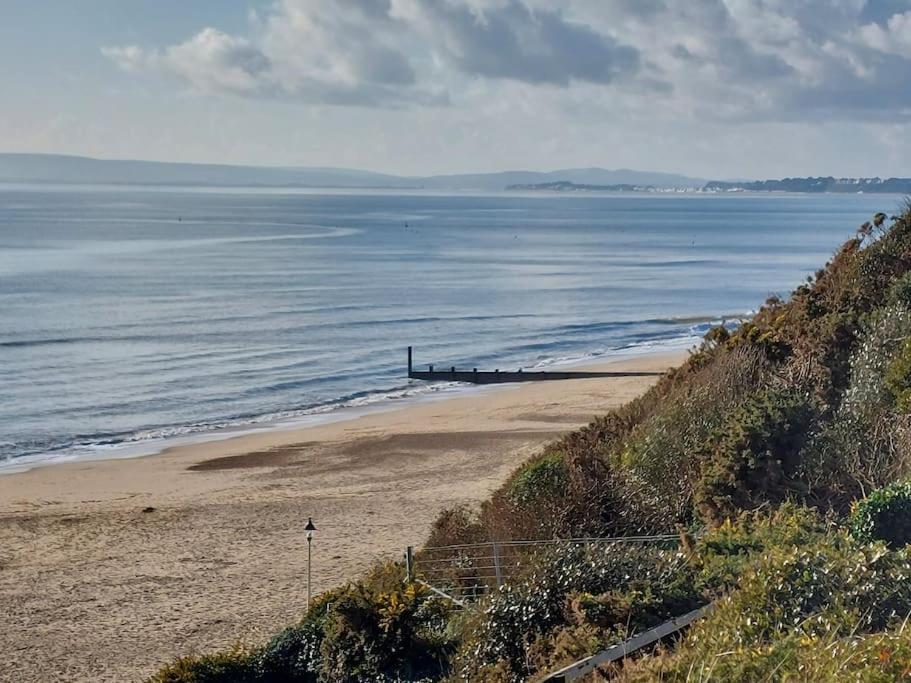 Beach House, With Bbq Lodge And Hot Tub! Bournemouth Exteriör bild