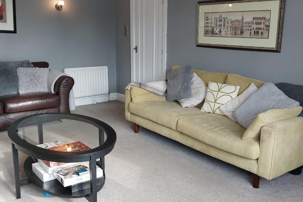 Beach House, With Bbq Lodge And Hot Tub! Bournemouth Exteriör bild